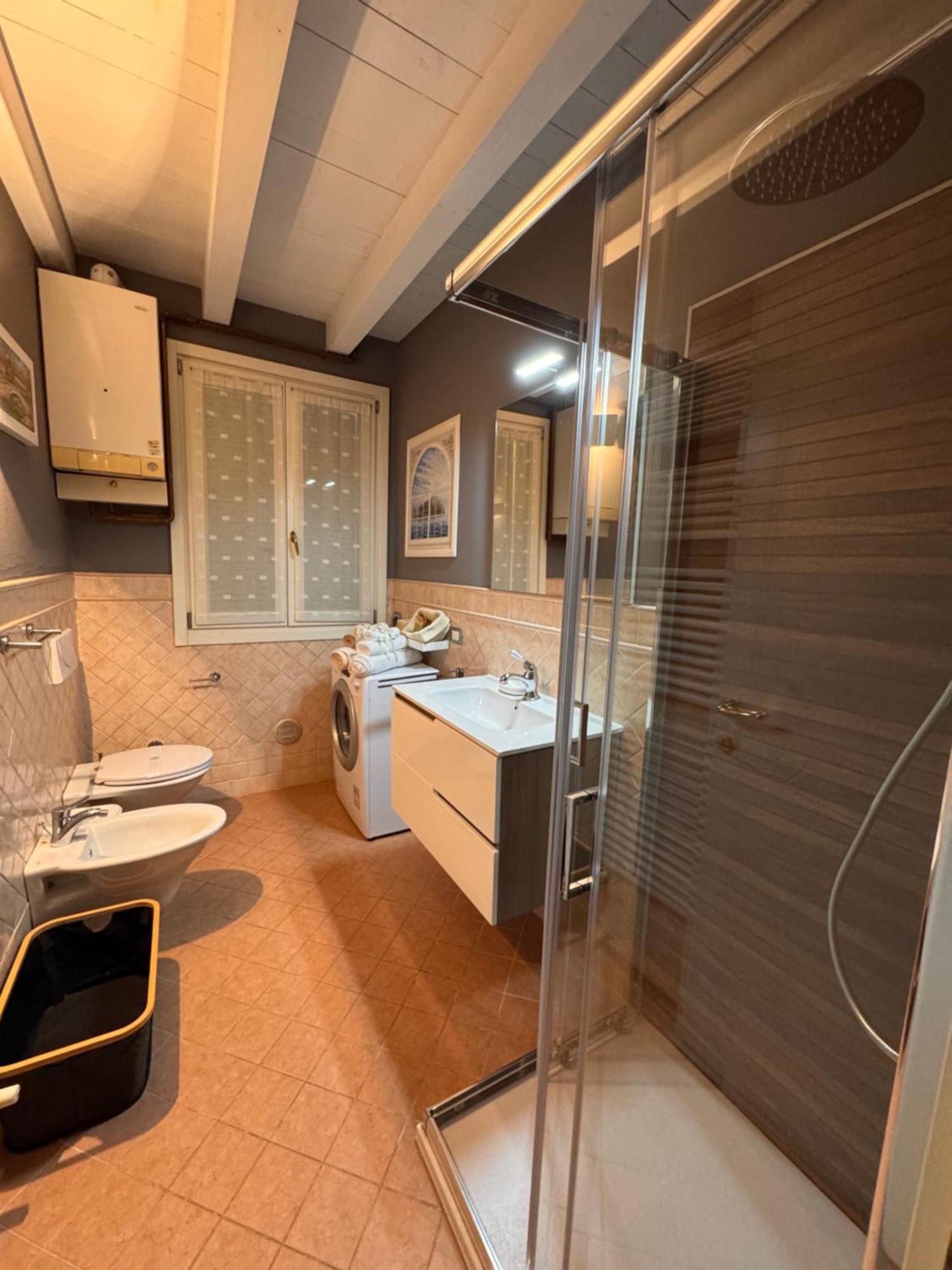 Desehouse Apartment เดเซนซาโนเดลการ์ดา ภายนอก รูปภาพ